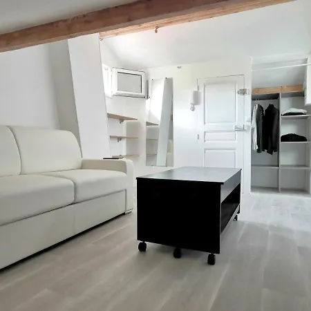 Apartment Paris Confort Netflix Rer B
